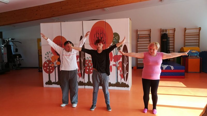 Minka Pločevinka na odrskih deskah