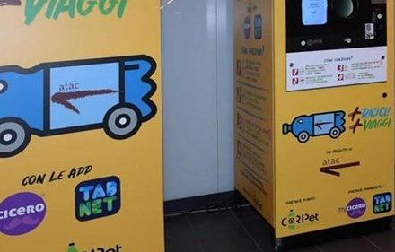 Odpadne plastenke lahko zamenjate za vozovnico